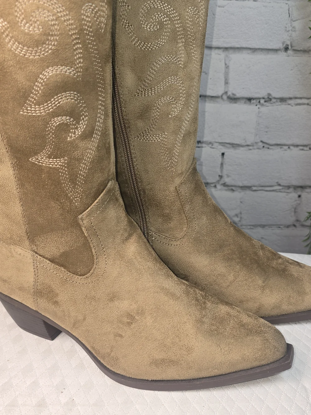 WOMENS OVER THE KNEE WESTERN BOOTS TAN SIZE 11 FAUX SUEDE HEELED WIDE CALF